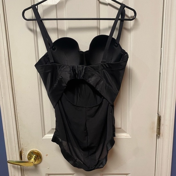 Maidenform Strapless Body-briefer
36B 
NWOT 
Feel and look your ultimate best !! - Picture 4 of 6